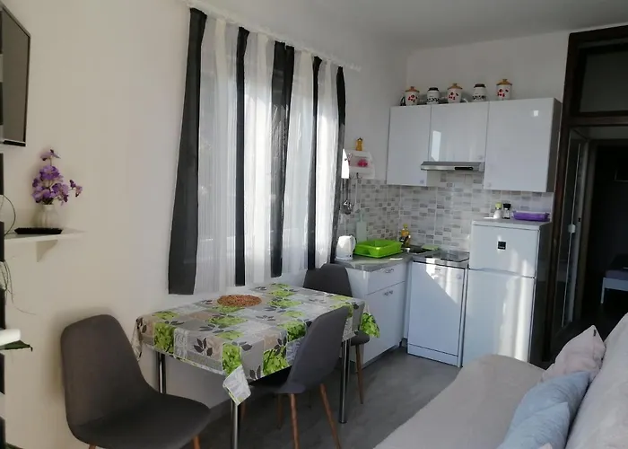 Apartman Maja *