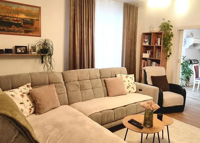 Maja Apartament *